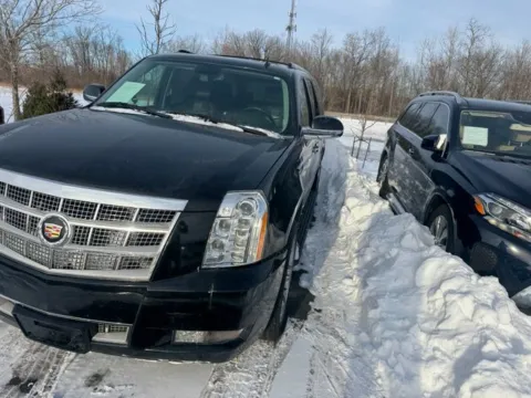 Photos of 2013 Cadillac Escalade ESV Platinum Edition for sale in Westfield, IN at Indy Auto Man - Westfield