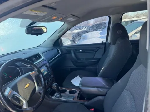 More photos of 2013 Chevrolet Traverse LT 1LT at Indy Auto Man - Westfield, IN