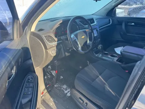 More photos of 2013 Chevrolet Traverse LT 1LT at Indy Auto Man - Westfield, IN