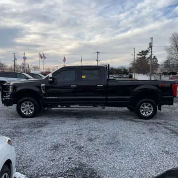 More photos of 2019 Ford F-350SD XLT at Indy Auto Man - Westfield, IN