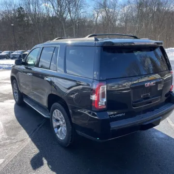 More photos of 2019 GMC Yukon SLT at Indy Auto Man - Westfield, IN