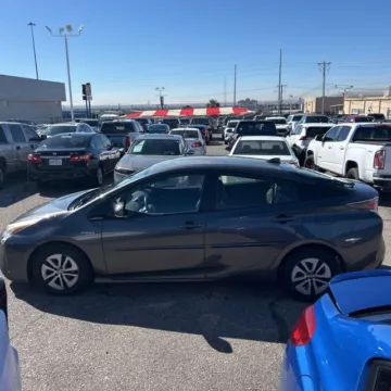 More photos of 2017 Toyota Prius Four at Indy Auto Man - Westfield, IN