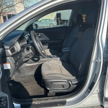 More photos of 2019 Kia Niro LX at Indy Auto Man - Westfield, IN