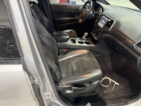 More photos of 2018 Jeep Grand Cherokee Altitude at Indy Auto Man - Westfield, IN