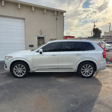 More photos of 2016 Volvo XC90 T6 Inscription at Indy Auto Man - Westfield, IN