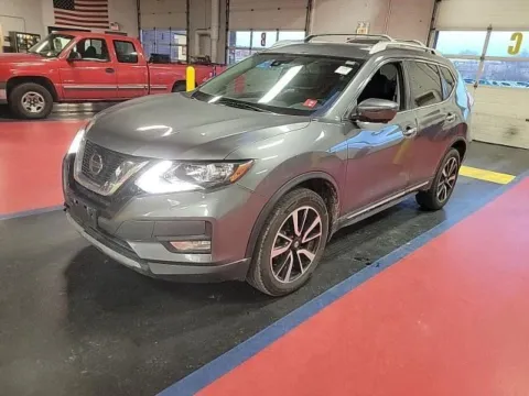 Photos of 2019 Nissan Rogue SL for sale in Westfield, IN at Indy Auto Man - Westfield