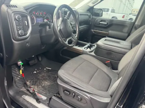 More photos of 2020 Chevrolet Silverado 1500 RST at Indy Auto Man - Westfield, IN