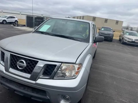 Photos of 2016 Nissan Frontier SV for sale in Westfield, IN at Indy Auto Man - Westfield