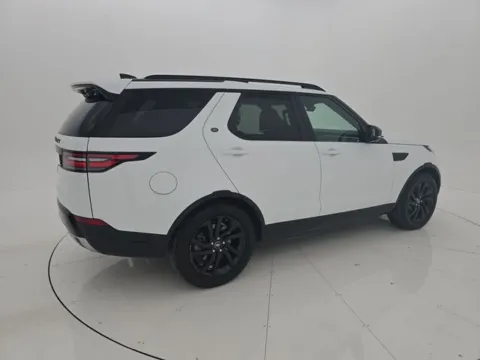 More photos of 2020 Land Rover Discovery Landmark Edition at Indy Auto Man - Westfield, IN