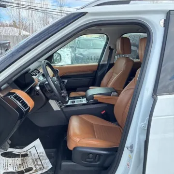More photos of 2018 Land Rover Discovery HSE Luxury at Indy Auto Man - Westfield, IN