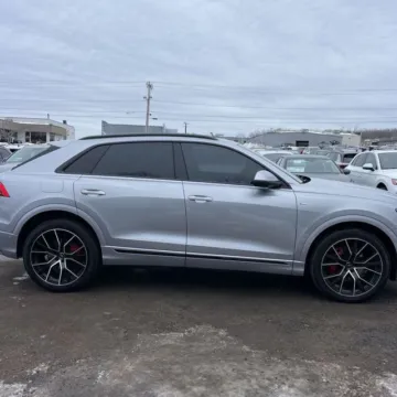 More photos of 2021 Audi Q8 55 Premium Plus quattro at Indy Auto Man - Westfield, IN