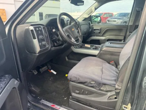 More photos of 2017 Chevrolet Silverado 1500 LT at Indy Auto Man - Westfield, IN
