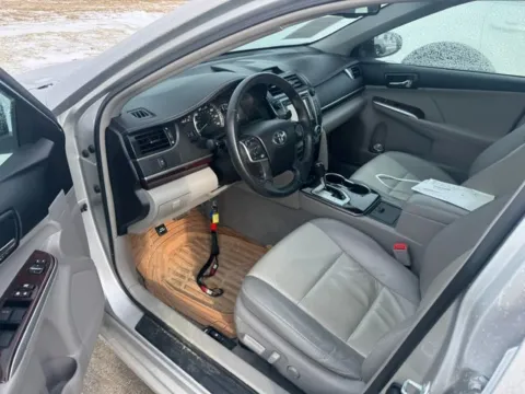 More photos of 2012 Toyota Camry XLE at Indy Auto Man - Westfield, IN