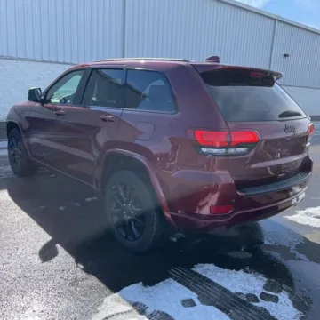 More photos of 2019 Jeep Grand Cherokee Altitude at Indy Auto Man - Westfield, IN