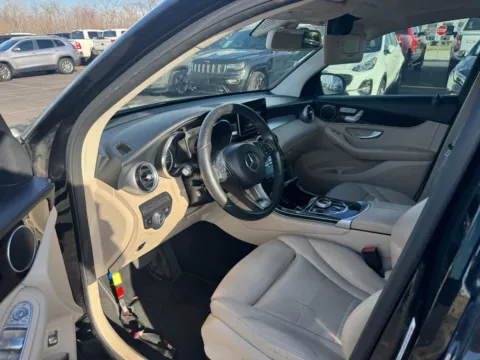 More photos of 2018 Mercedes-Benz GLC 300 at Indy Auto Man - Westfield, IN