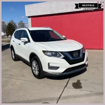 White 2017 Nissan Rogue SV for sale in Westfield, IN