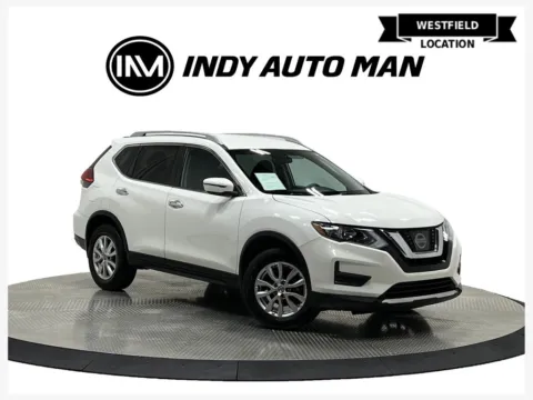 White 2017 Nissan Rogue SV for sale in Westfield, IN