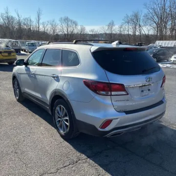 More photos of 2017 Hyundai Santa Fe SE at Indy Auto Man - Westfield, IN
