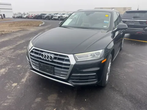 Photos of 2019 Audi Q5 2.0T Premium quattro for sale in Westfield, IN at Indy Auto Man - Westfield