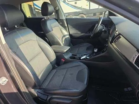 More photos of 2019 Kia Niro EX at Indy Auto Man - Westfield, IN