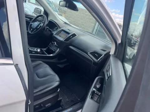 More photos of 2019 Ford Edge Titanium at Indy Auto Man - Westfield, IN
