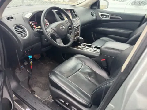 More photos of 2014 Nissan Pathfinder Platinum at Indy Auto Man - Westfield, IN