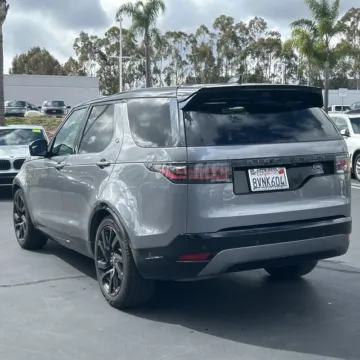 More photos of 2021 Land Rover Discovery S R-Dynamic at Indy Auto Man - Westfield, IN