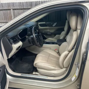 More photos of 2017 Lincoln Continental Select at Indy Auto Man - Westfield, IN