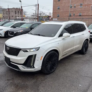 Photos of 2021 Cadillac XT6 Premium Luxury for sale in Westfield, IN at Indy Auto Man - Westfield