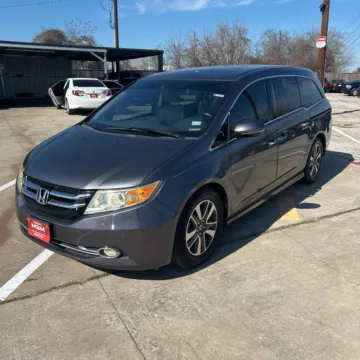 Photos of 2016 Honda Odyssey Touring for sale in Westfield, IN at Indy Auto Man - Westfield