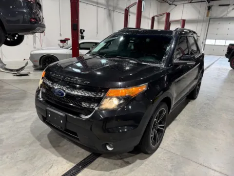 Photos of 2015 Ford Explorer Sport for sale in Westfield, IN at Indy Auto Man - Westfield