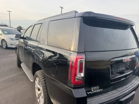 More photos of 2016 GMC Yukon SLE at Indy Auto Man - Westfield, IN