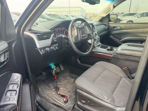 More photos of 2016 GMC Yukon SLE at Indy Auto Man - Westfield, IN