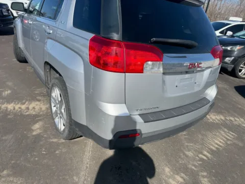 More photos of 2011 GMC Terrain SLE-2 at Indy Auto Man - Westfield, IN