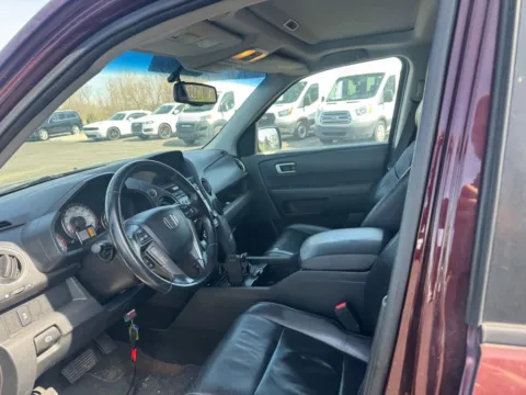 More photos of 2013 Honda Pilot EX-L at Indy Auto Man - Westfield, IN