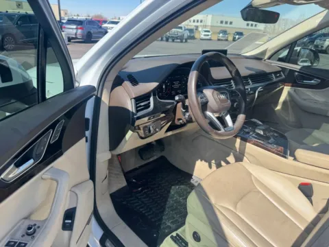 More photos of 2017 Audi Q7 3.0T Premium Plus quattro at Indy Auto Man - Westfield, IN