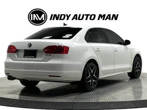 More photos of 2011 Volkswagen Jetta SEL 2.5 at Indy Auto Man - Westfield, IN