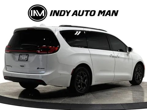 More photos of 2021 Chrysler Pacifica Hybrid Limited at Indy Auto Man - Westfield, IN