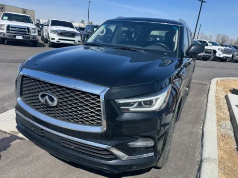 Photos of 2018 INFINITI QX80 for sale in Westfield, IN at Indy Auto Man - Westfield