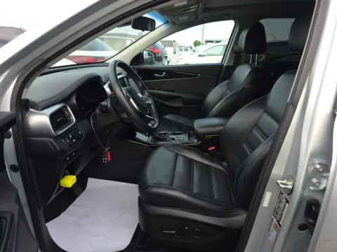 More photos of 2019 Kia Sorento EX Sport at Indy Auto Man - Westfield, IN