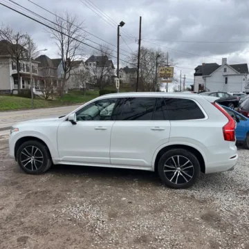 Photos of 2020 Volvo XC90 T6 Momentum for sale in Westfield, IN at Indy Auto Man - Westfield
