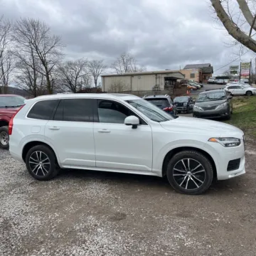 More photos of 2020 Volvo XC90 T6 Momentum at Indy Auto Man - Westfield, IN