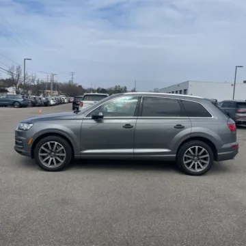 More photos of 2017 Audi Q7 3.0T Premium Plus quattro at Indy Auto Man - Westfield, IN