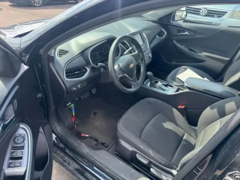 More photos of 2016 Chevrolet Malibu LS 1LS at Indy Auto Man - Westfield, IN