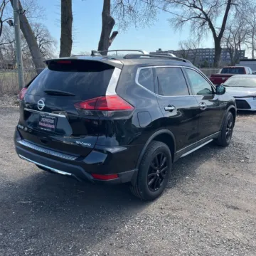 More photos of 2017 Nissan Rogue SV at Indy Auto Man - Westfield, IN