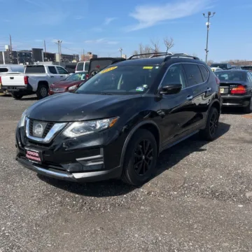 Photos of 2017 Nissan Rogue SV for sale in Westfield, IN at Indy Auto Man - Westfield