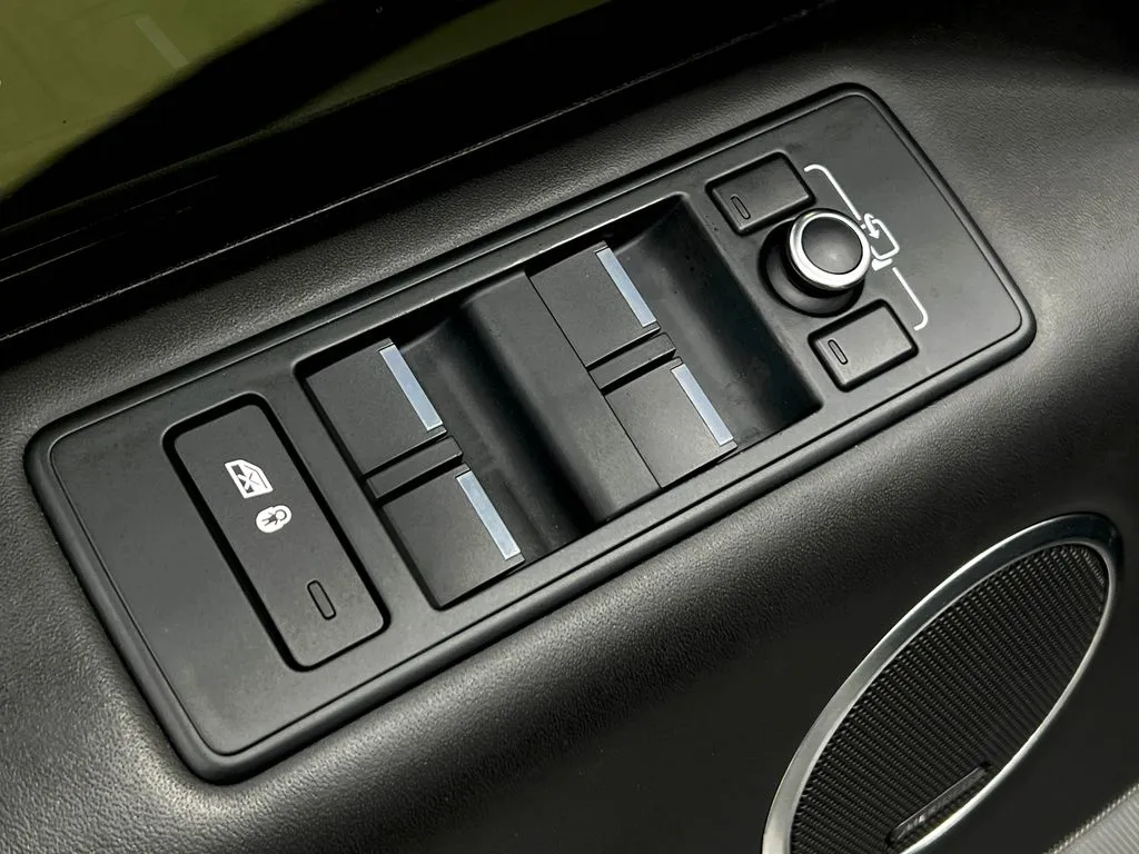 2017 Land Rover Range Rover Sport SVR - Photo 17