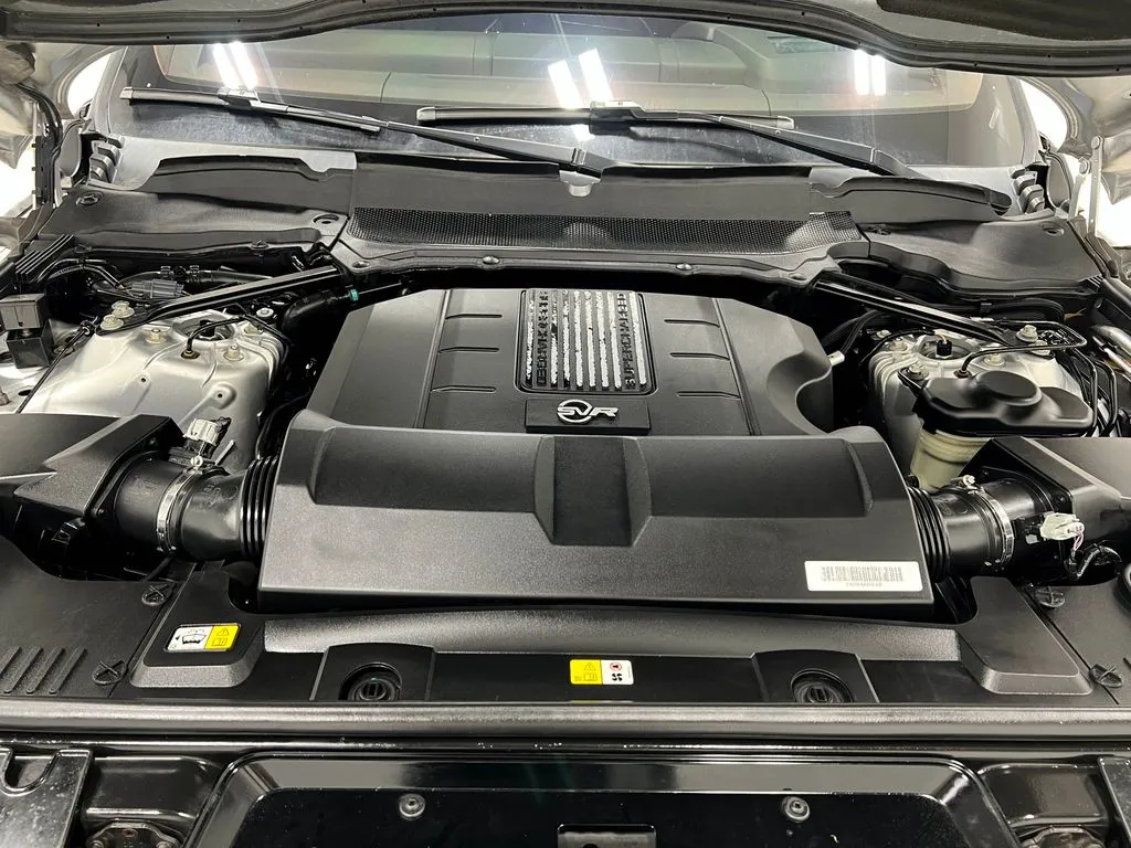 2017 Land Rover Range Rover Sport SVR - Photo 29
