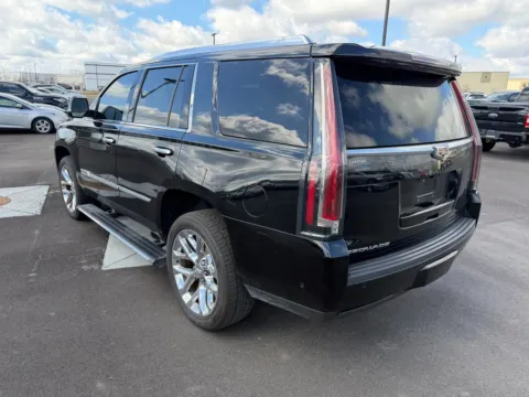 More photos of 2018 Cadillac Escalade Premium Luxury at Indy Auto Man - Westfield, IN