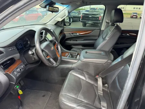 More photos of 2018 Cadillac Escalade Premium Luxury at Indy Auto Man - Westfield, IN